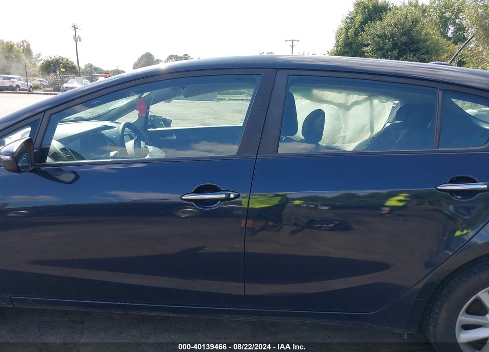 2017 KIA FORTE LX VIN: KNAFK5A86H5693917