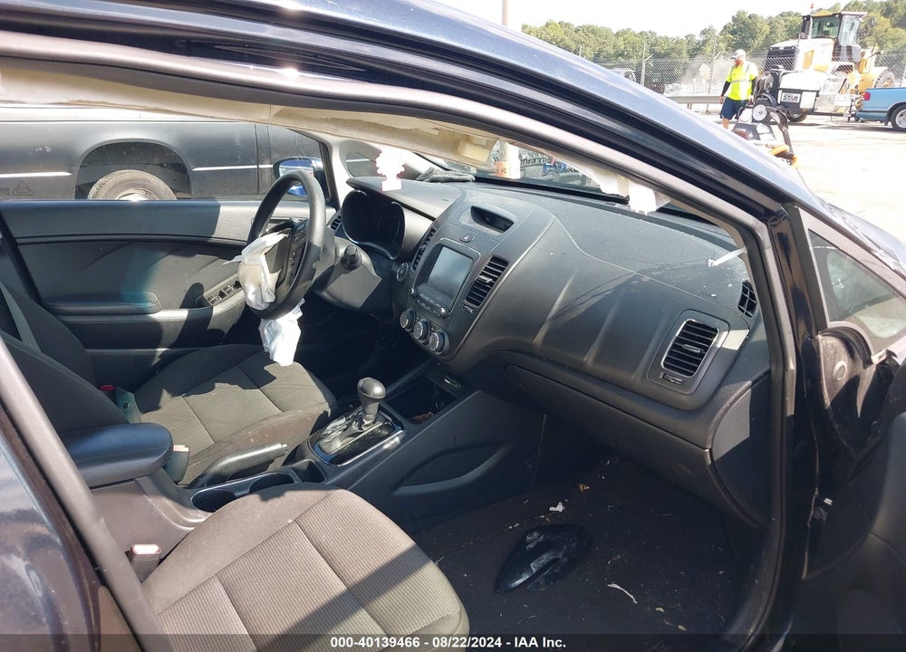 2017 KIA FORTE LX VIN: KNAFK5A86H5693917