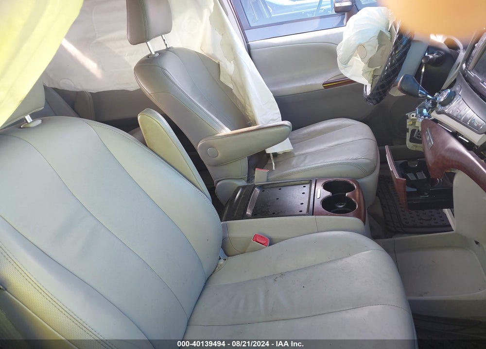 2012 TOYOTA SIENNA XLE V6 8 PASSENGER VIN: 5TDYK3DCXCS270549