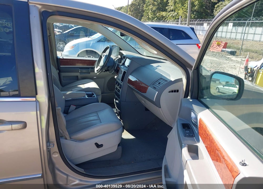 2009 CHRYSLER TOWN & COUNTRY TOURING VIN: 2A8HR541X9R594388