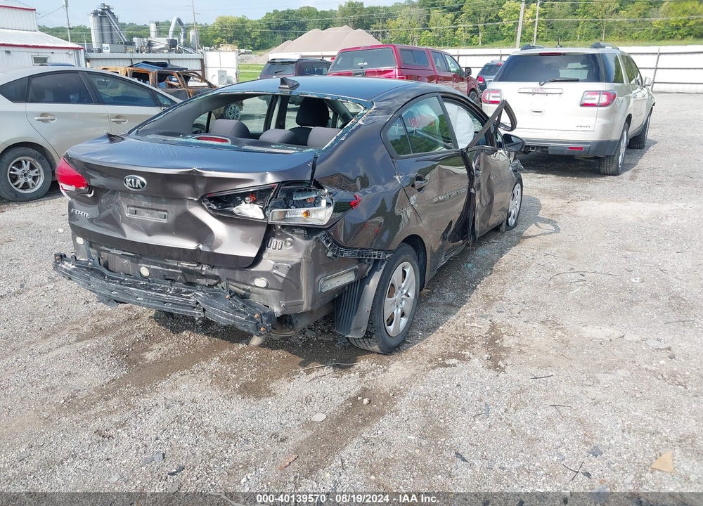 2018 KIA FORTE LX VIN: 3KPFL4A76JE164057
