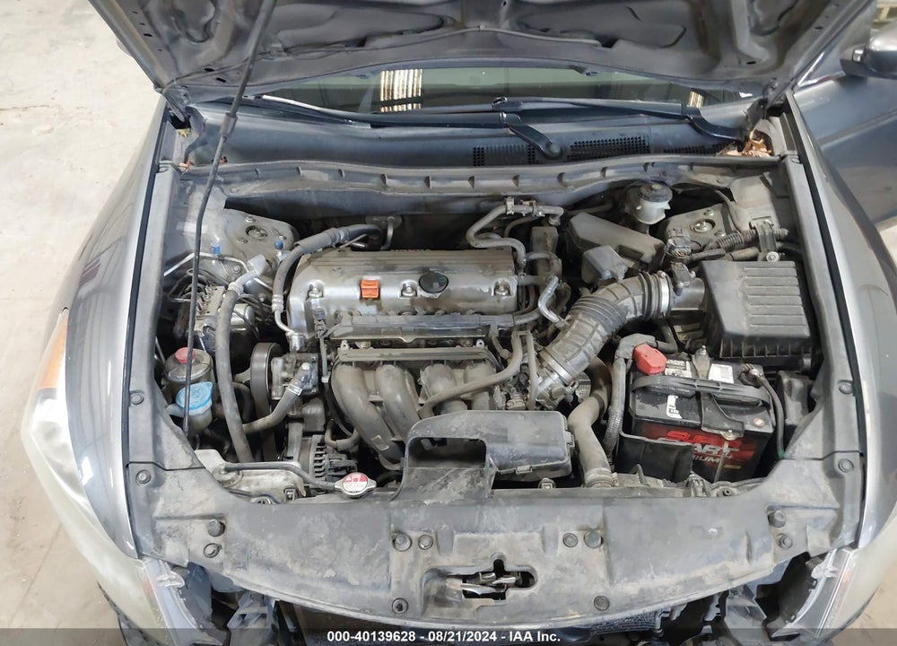 2010 HONDA ACCORD 2.4 LX VIN: 1HGCP2F33AA104811