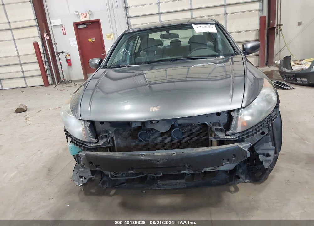 2010 HONDA ACCORD 2.4 LX VIN: 1HGCP2F33AA104811