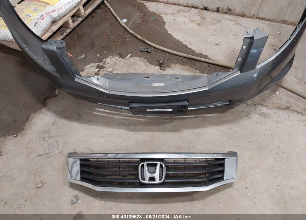 2010 HONDA ACCORD 2.4 LX VIN: 1HGCP2F33AA104811