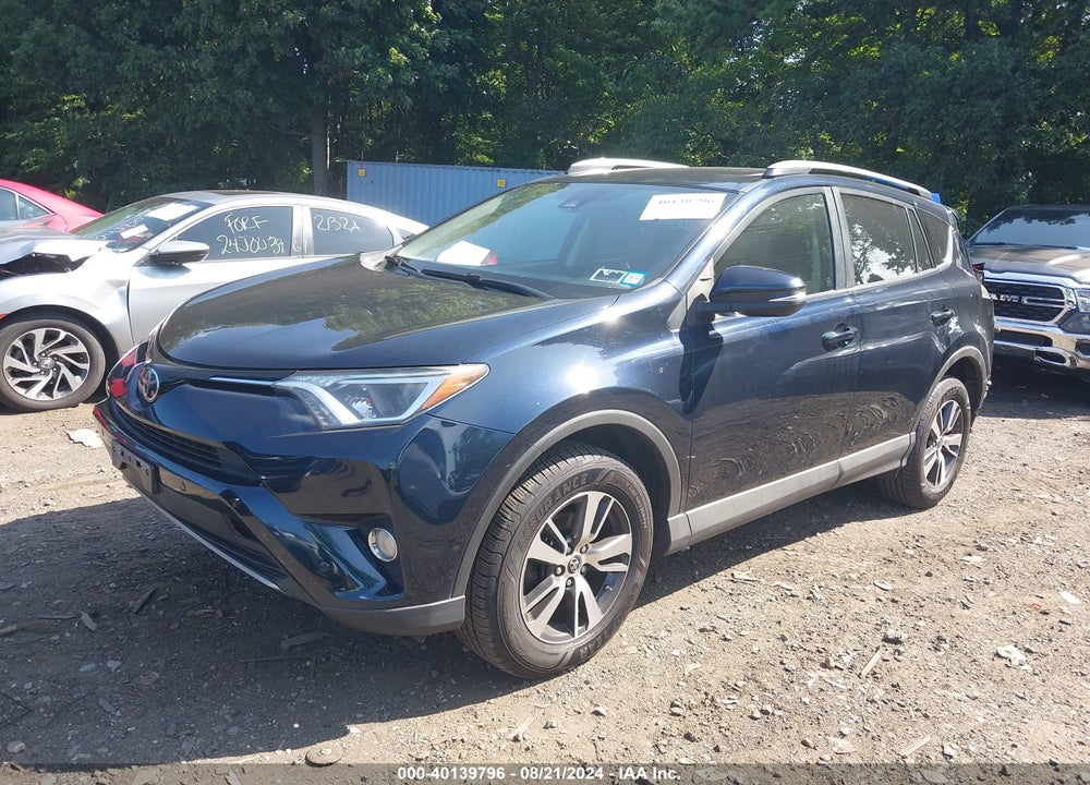 2017 TOYOTA RAV4 XLE VIN: JTMRFREV2HD208318