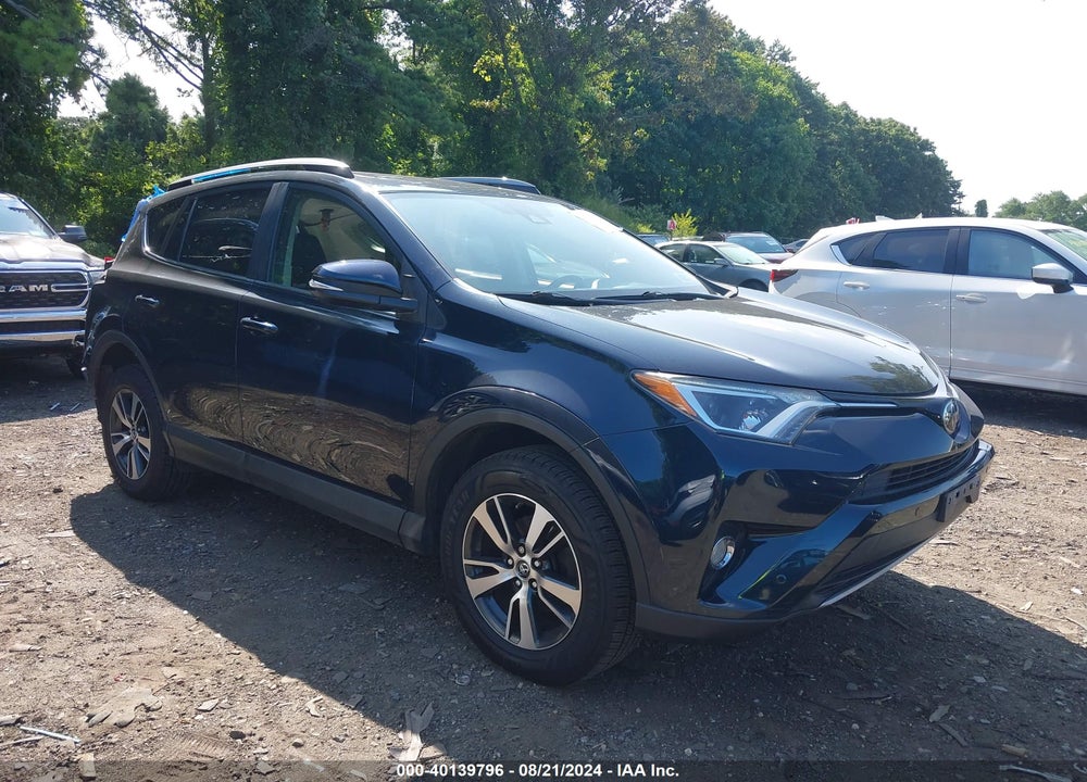 2017 TOYOTA RAV4 XLE VIN: JTMRFREV2HD208318