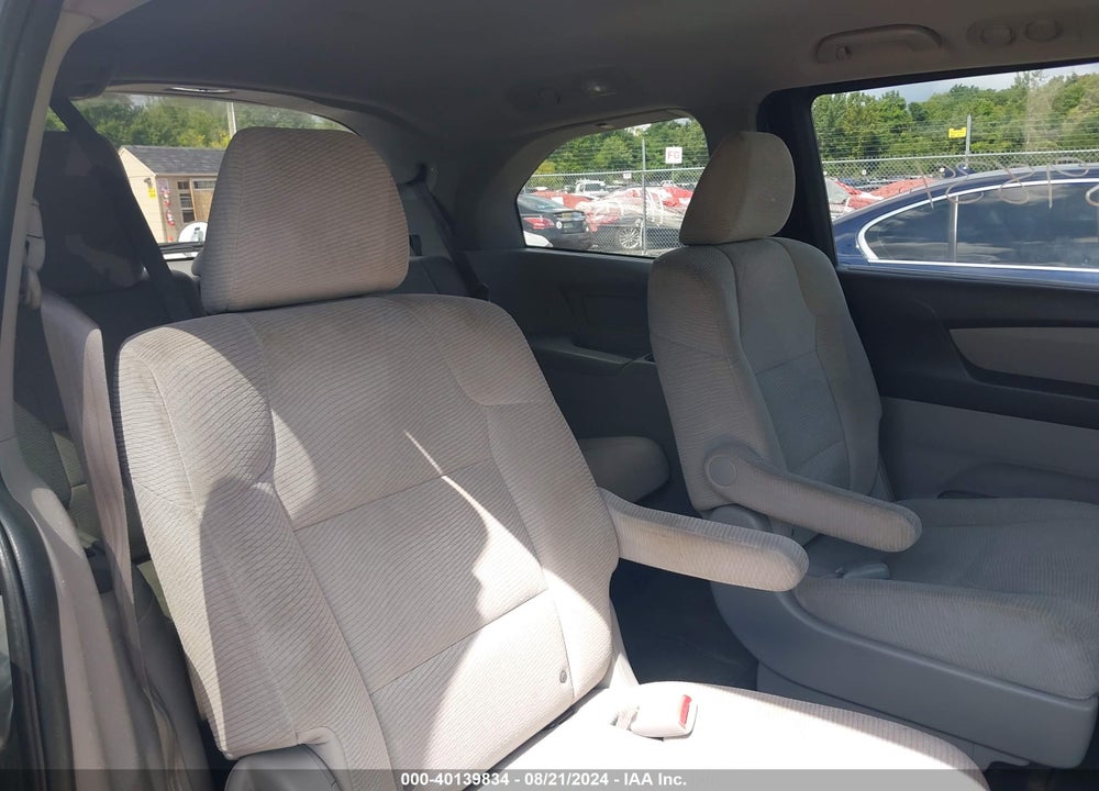 2011 HONDA ODYSSEY LX VIN: 5FNRL5H21BB078454