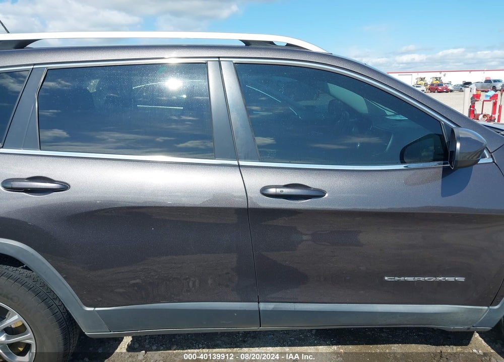 2019 JEEP CHEROKEE LATITUDE PLUS 4X4 VIN: 1C4PJMLB6KD182332