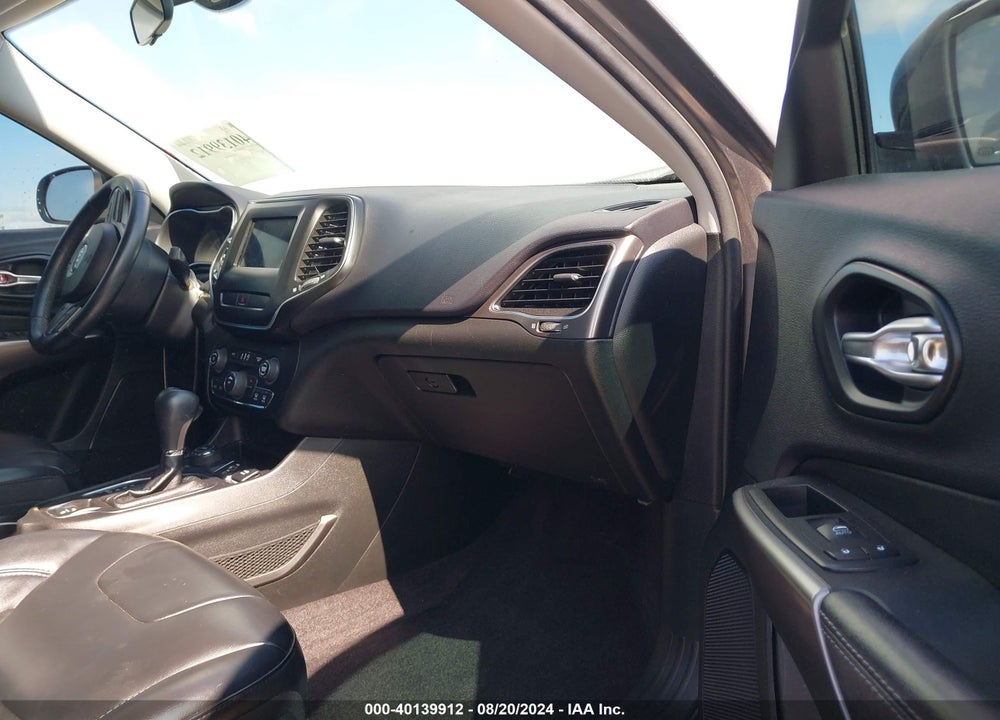 2019 JEEP CHEROKEE LATITUDE PLUS 4X4 VIN: 1C4PJMLB6KD182332