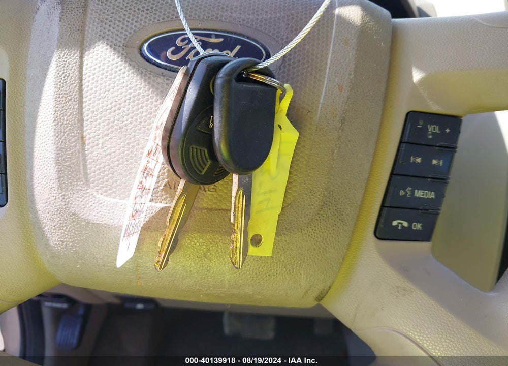 2009 FORD ESCAPE XLS/XLS MANUAL VIN: 1FMCU02749KA09115