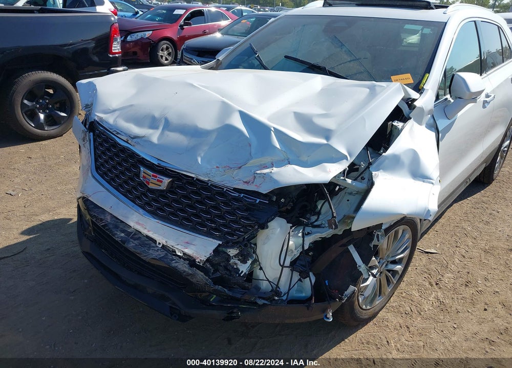 2024 CADILLAC XT4 FWD PREMIUM LUXURY VIN: 1GYFZCR48RF123301