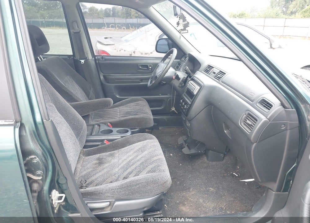 2000 HONDA CR-V LX VIN: JHLRD1843YC038022