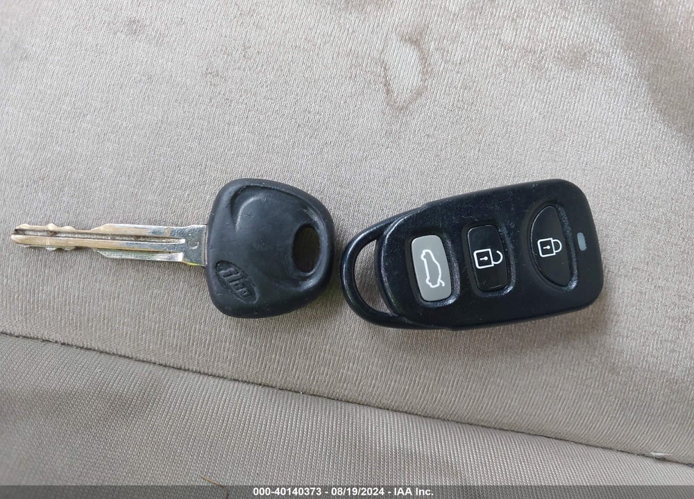 2008 HYUNDAI ELANTRA GLS/SE VIN: KMHDU46D68U380789