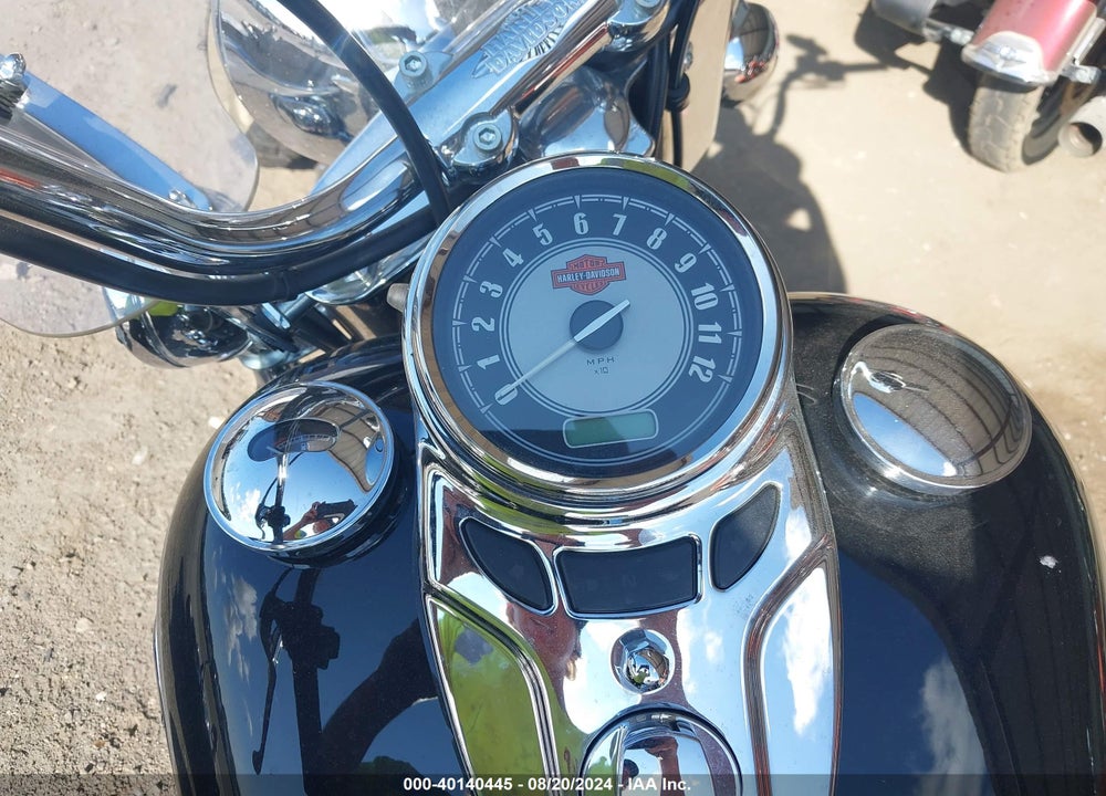 2010 HARLEY-DAVIDSON FLSTC VIN: 1HD1BW515AB035530