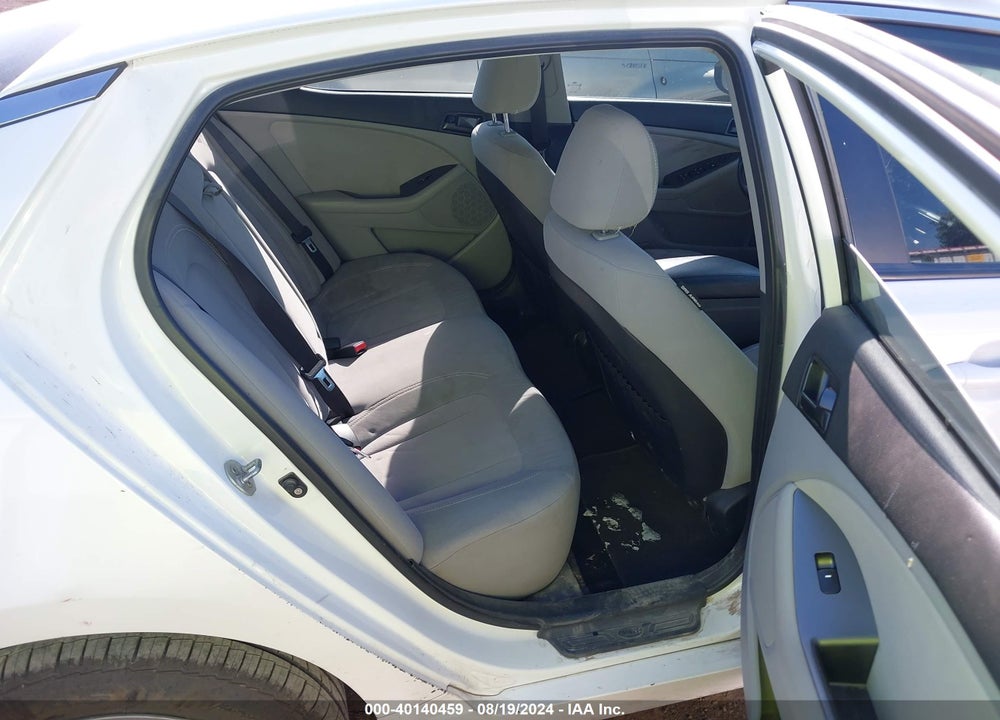2011 KIA OPTIMA LX VIN: KNAGM4A76B5152776