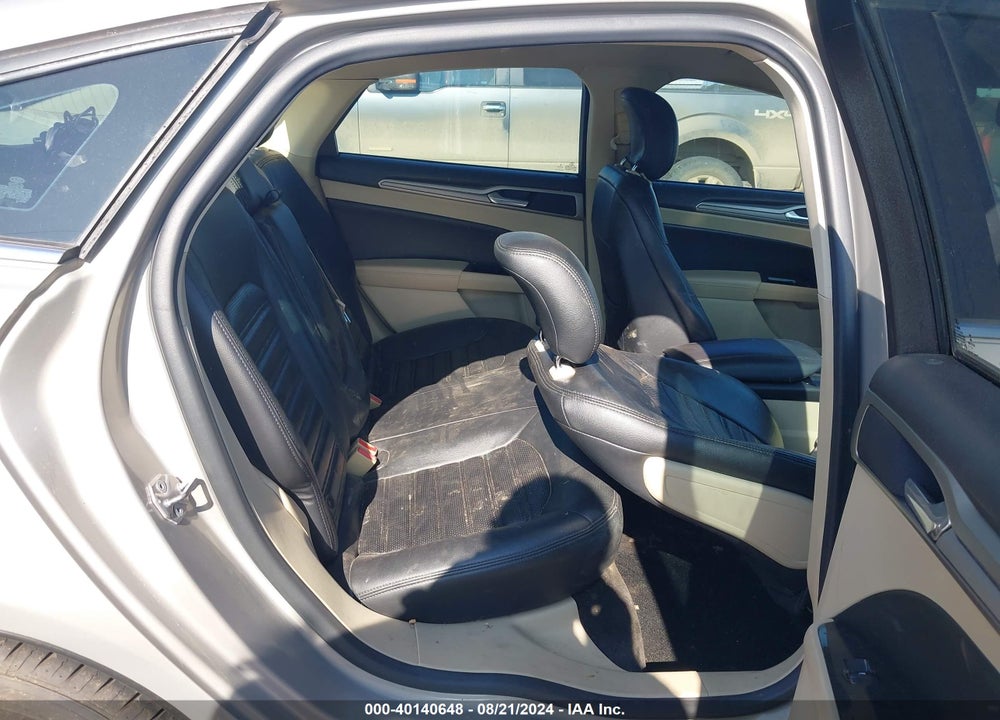 2015 FORD FUSION SE VIN: 3FA6P0HD7FR148710
