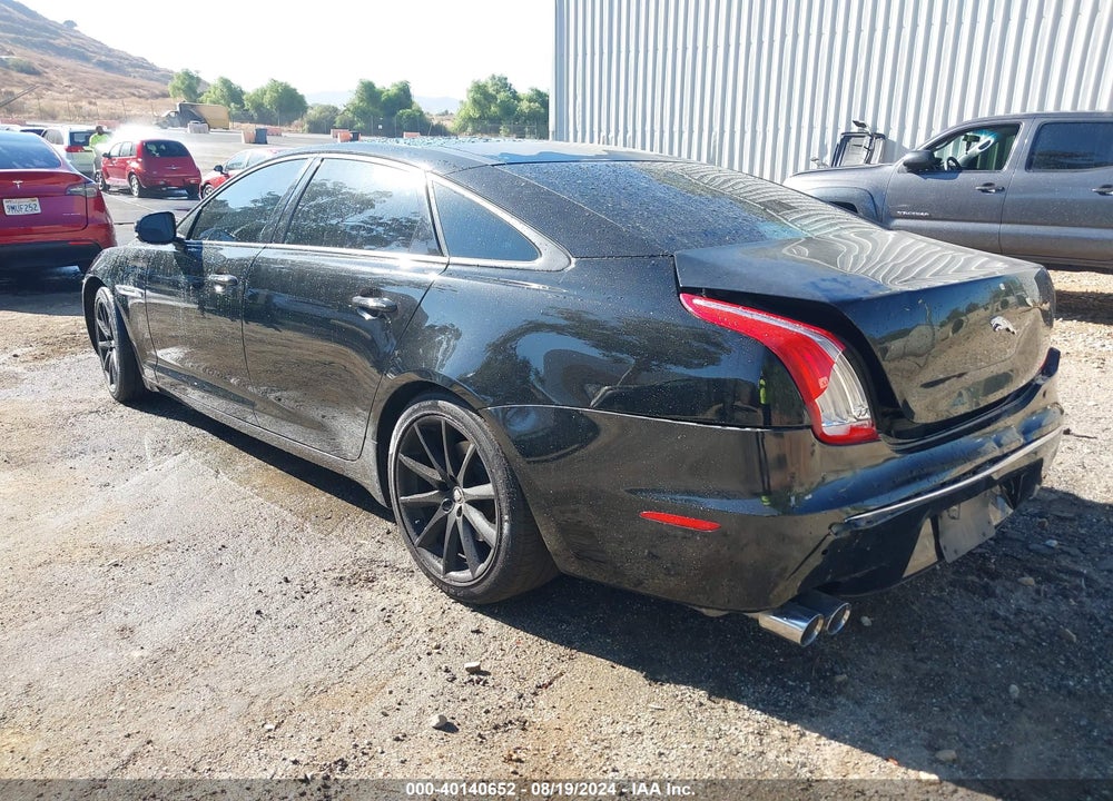 2011 JAGUAR XJ VIN: SAJWA2GB9BLV09016
