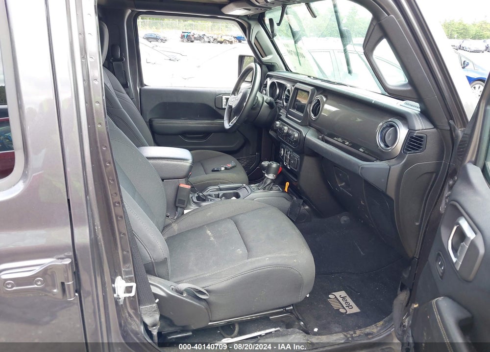 2019 JEEP WRANGLER UNLIMITED SAHARA 4X4 VIN: 1C4HJXEN5KW596042
