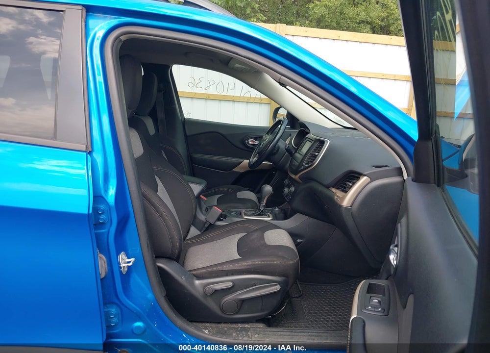 2018 CHEROKEE JEEP  LATITUDE 4X4 VIN: 1C4PJMCB1JD521240