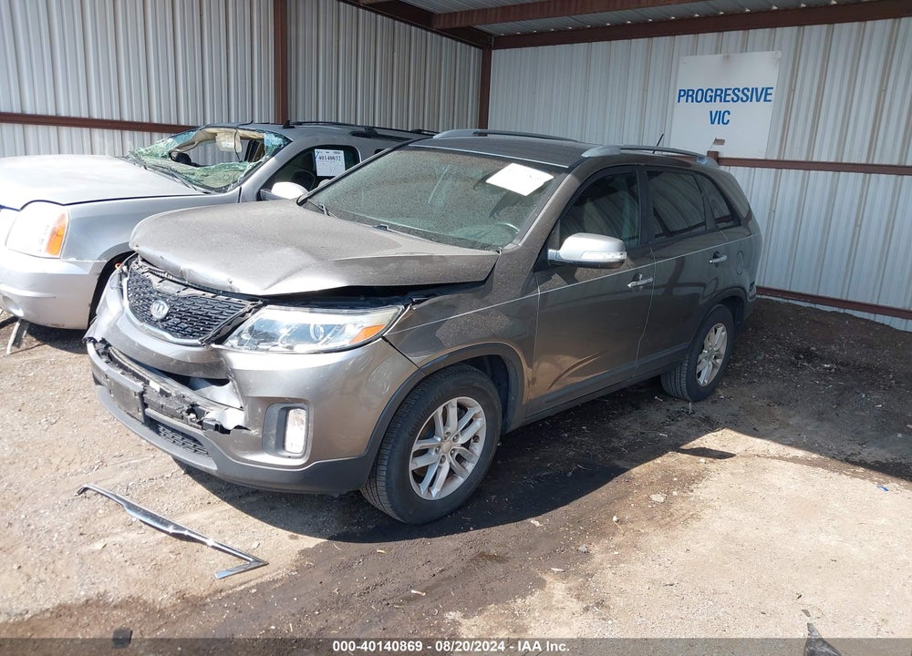 2015 KIA SORENTO LX VIN: 5XYKT3A61FG615938