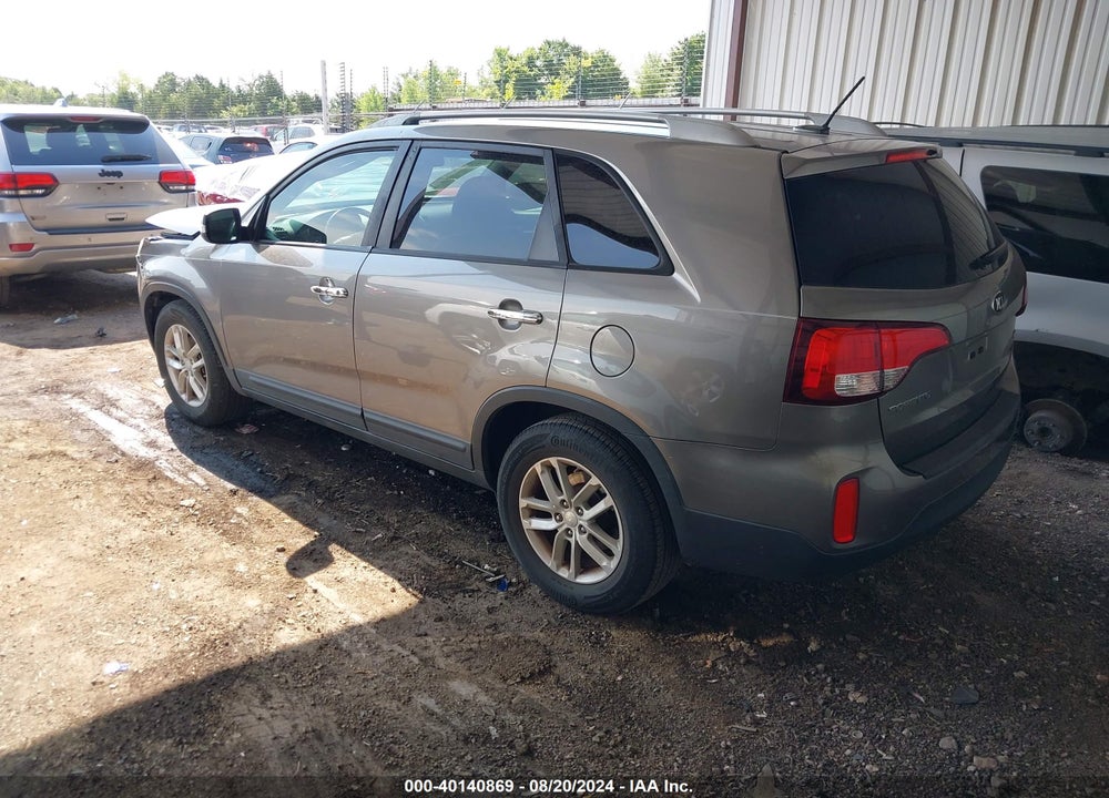 2015 KIA SORENTO LX VIN: 5XYKT3A61FG615938