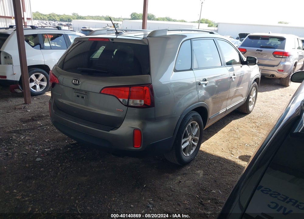 2015 KIA SORENTO LX VIN: 5XYKT3A61FG615938