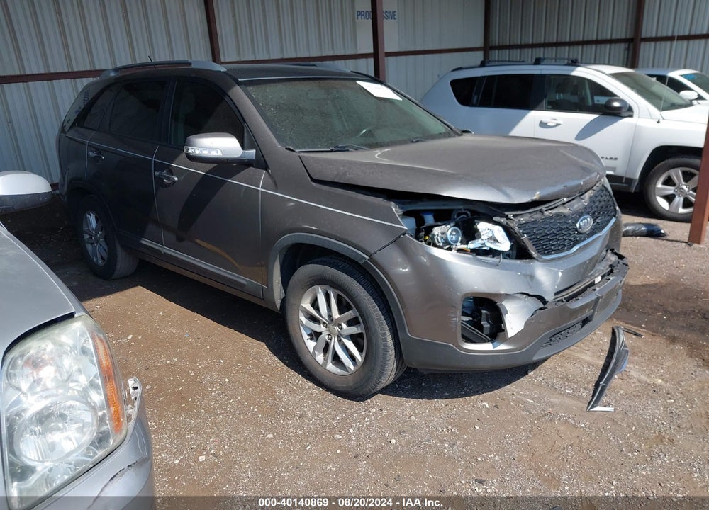 2015 KIA SORENTO LX VIN: 5XYKT3A61FG615938