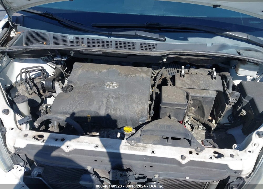 2013 TOYOTA SIENNA LE V6 8 PASSENGER VIN: 5TDKK3DC9DS385697