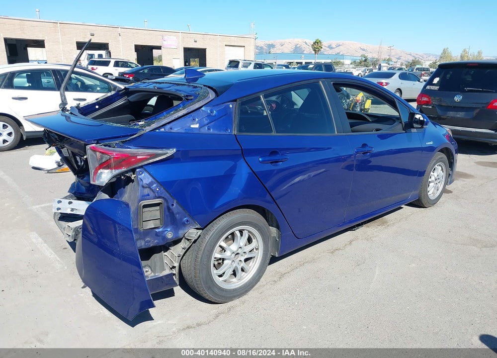 2017 TOYOTA PRIUS TWO VIN: JTDKBRFUXH3536899