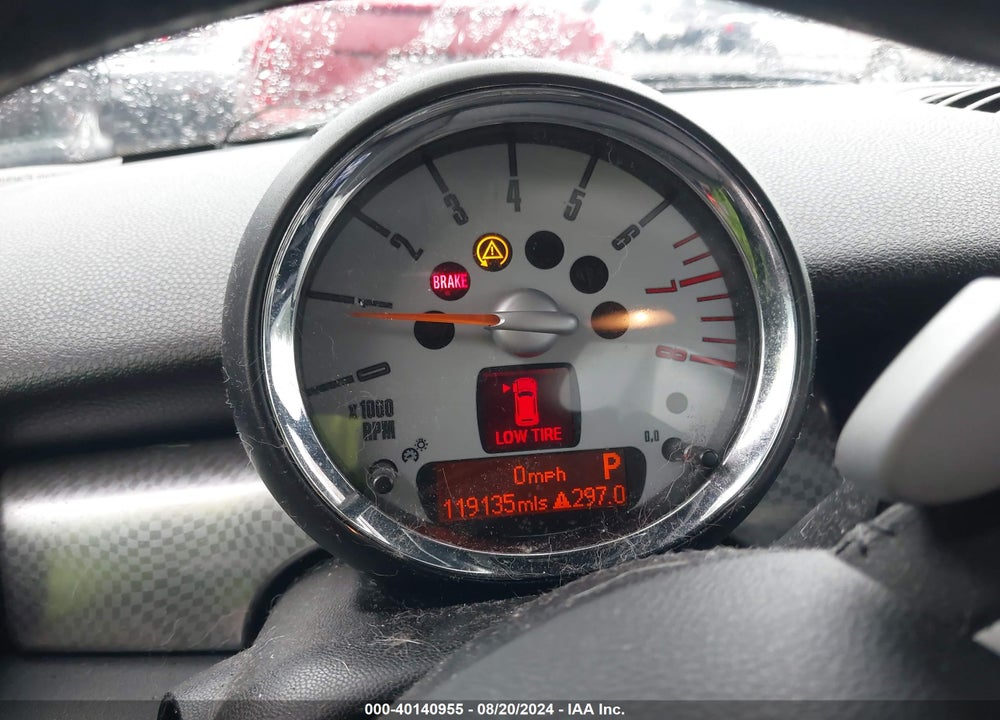 2008 MINI COOPER S VIN: WMWMF73508TV39046