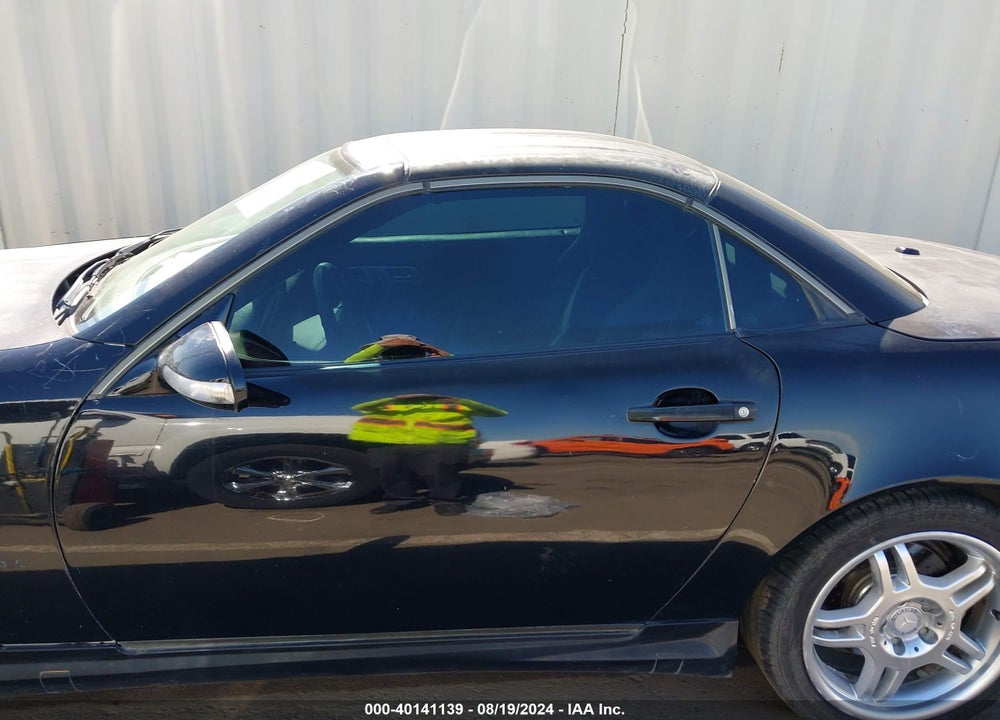 2004 MERCEDES-BENZ SLK 32 AMG VIN: WDBKK66F44F301390