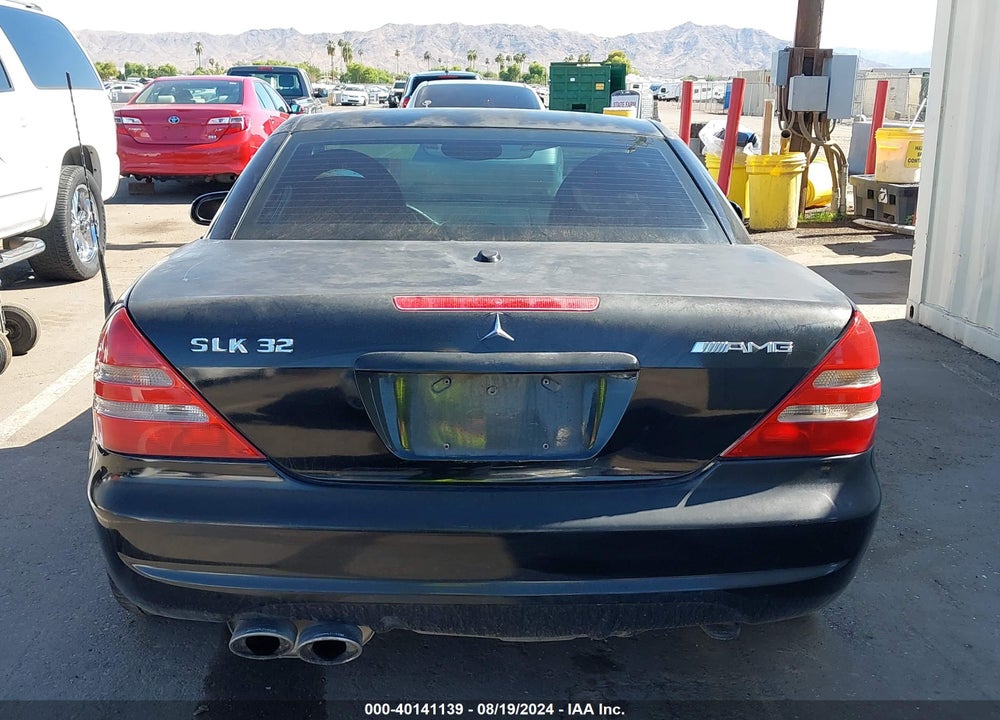 2004 MERCEDES-BENZ SLK 32 AMG VIN: WDBKK66F44F301390