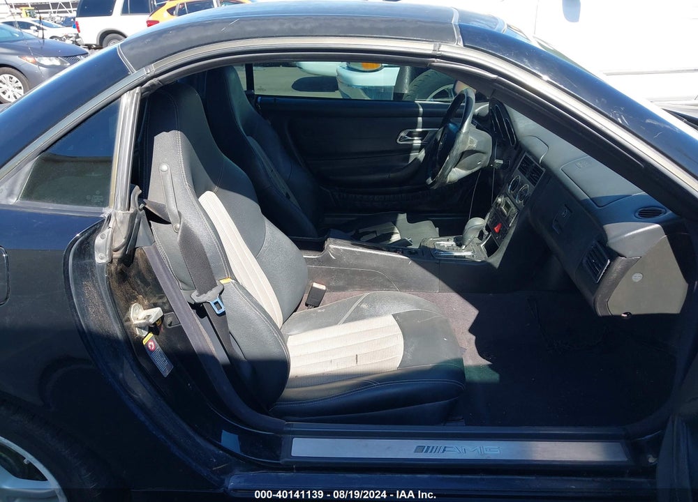 2004 MERCEDES-BENZ SLK 32 AMG VIN: WDBKK66F44F301390