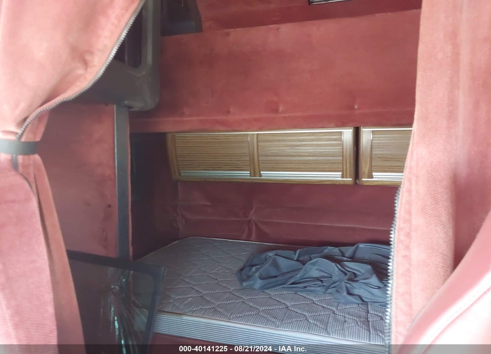 2002 PETERBILT 379 VIN: 1XP5DB9X92D580624