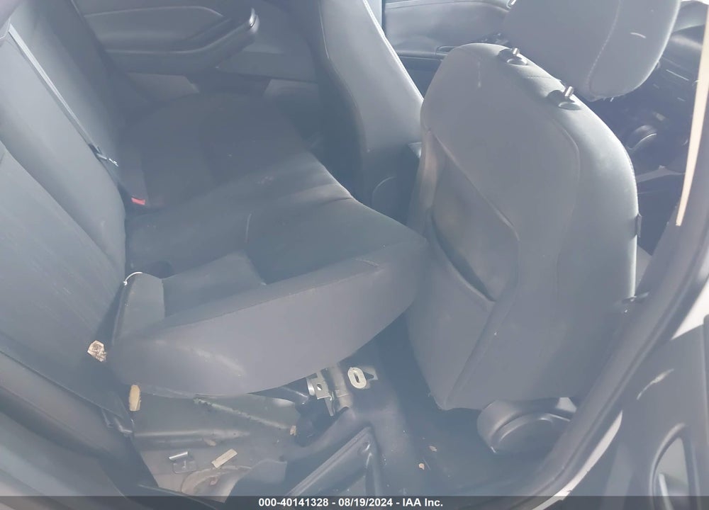 2018 FORD FOCUS SE VIN: 1FADP3FE9JL281836