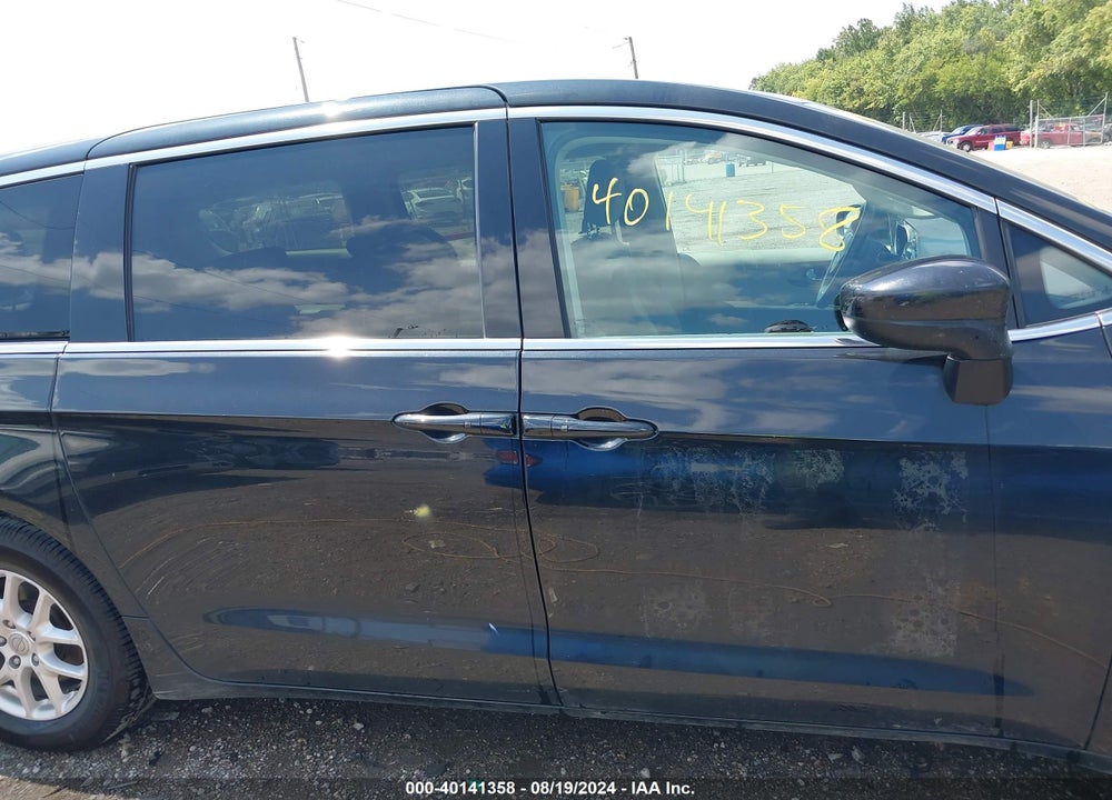 2017 CHRYSLER PACIFICA TOURING VIN: 2C4RC1DG9HR747397