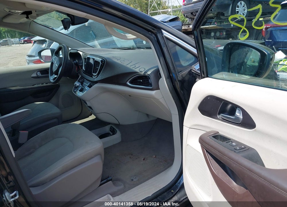 2017 CHRYSLER PACIFICA TOURING VIN: 2C4RC1DG9HR747397