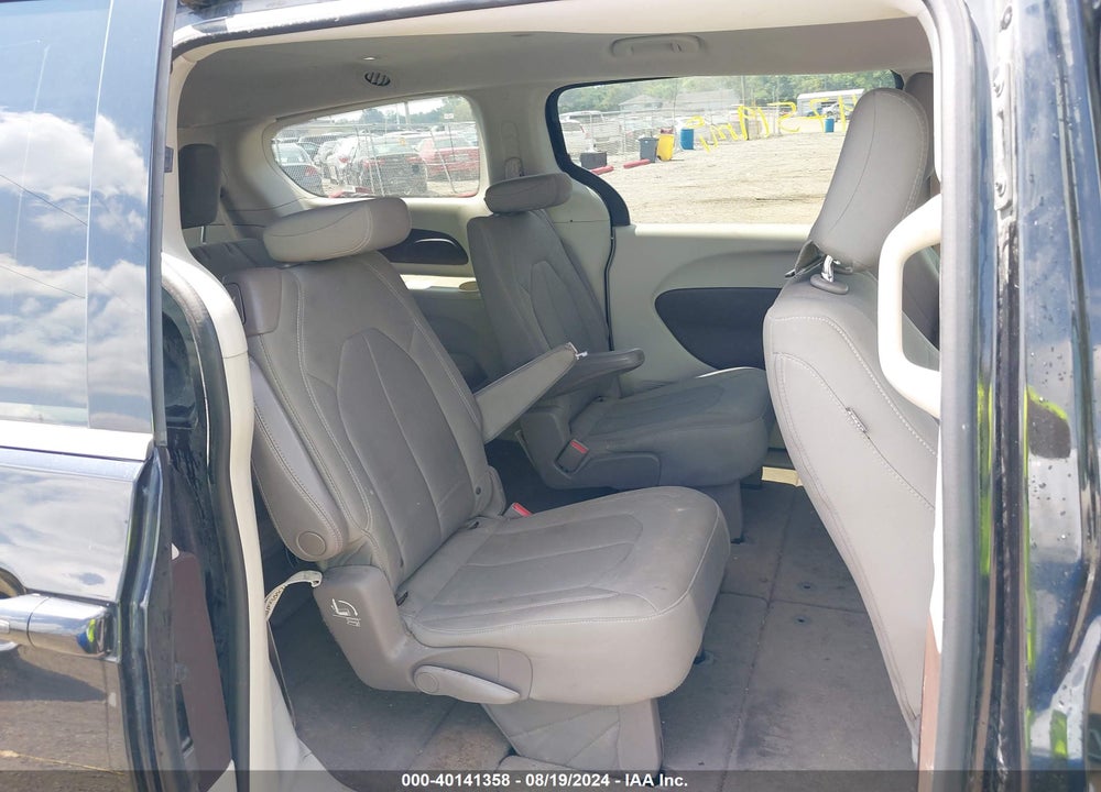 2017 CHRYSLER PACIFICA TOURING VIN: 2C4RC1DG9HR747397