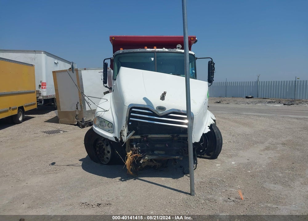 2004 MACK CX613 CX600 VIN: 1M1AE06Y44N021638