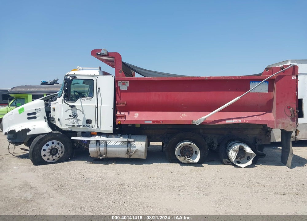 2004 MACK CX613 CX600 VIN: 1M1AE06Y44N021638