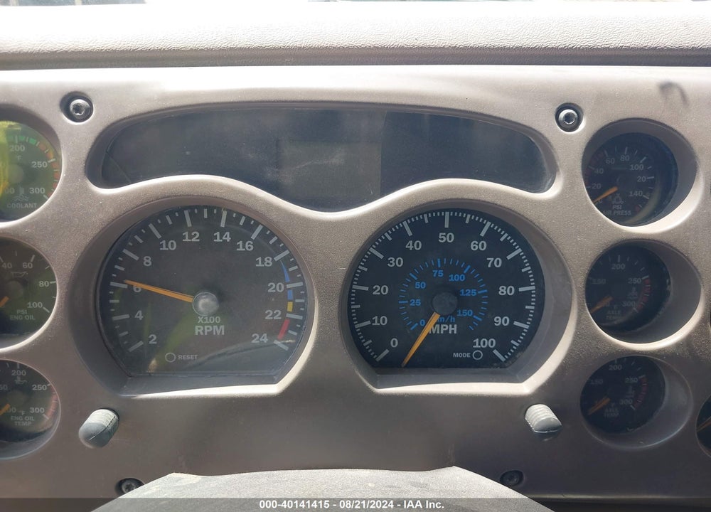 2004 MACK CX613 CX600 VIN: 1M1AE06Y44N021638