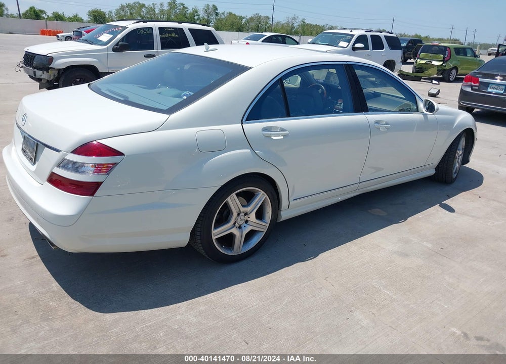 2009 MERCEDES-BENZ S 550 VIN: WDDNG71X49A243183