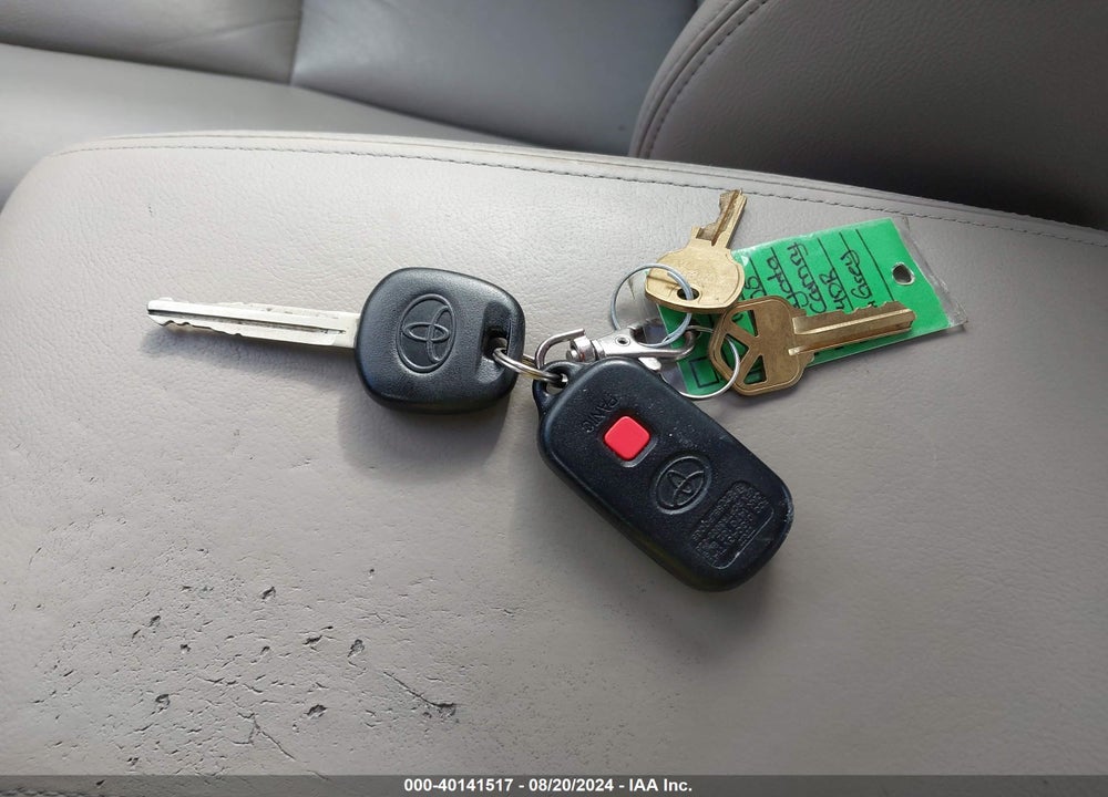 2005 TOYOTA CAMRY XLE V6 VIN: 4T1BF30K15U609085