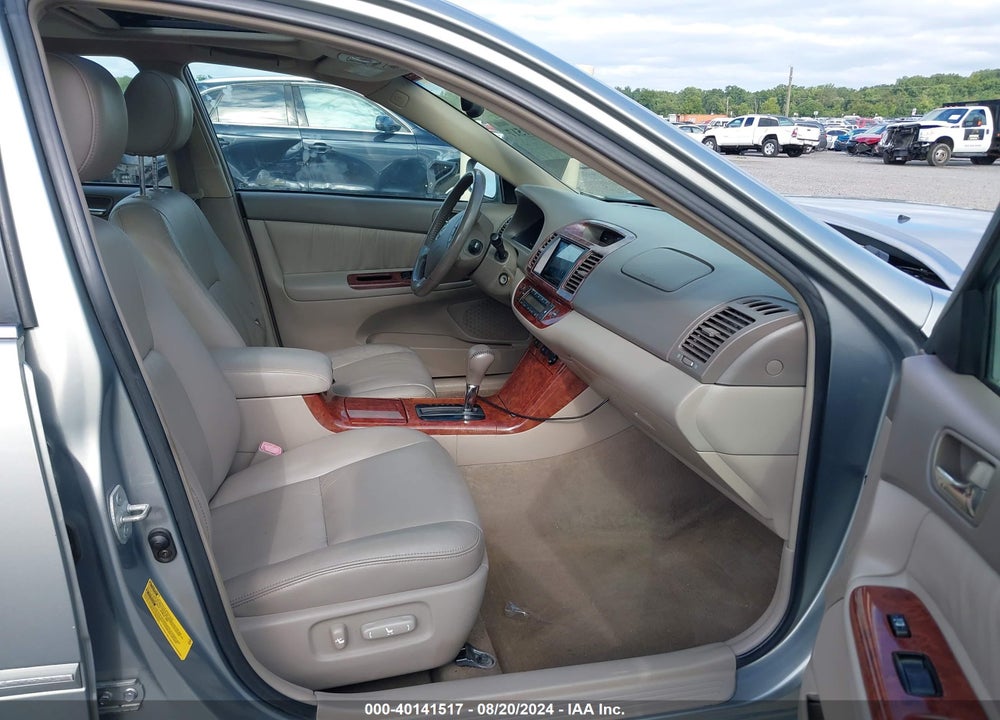 2005 TOYOTA CAMRY XLE V6 VIN: 4T1BF30K15U609085
