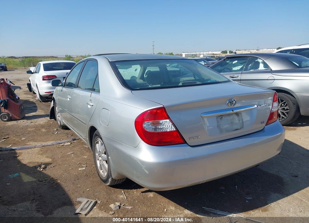 2002 TOYOTA CAMRY XLE VIN: JTDBE30K020038201
