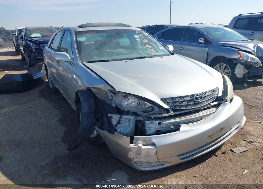 2002 TOYOTA CAMRY XLE VIN: JTDBE30K020038201