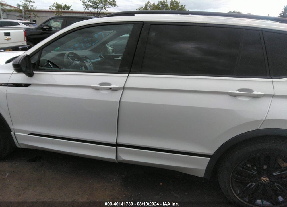 2022 VOLKSWAGEN TIGUAN VIN: 3VVCB7AX0NM029502