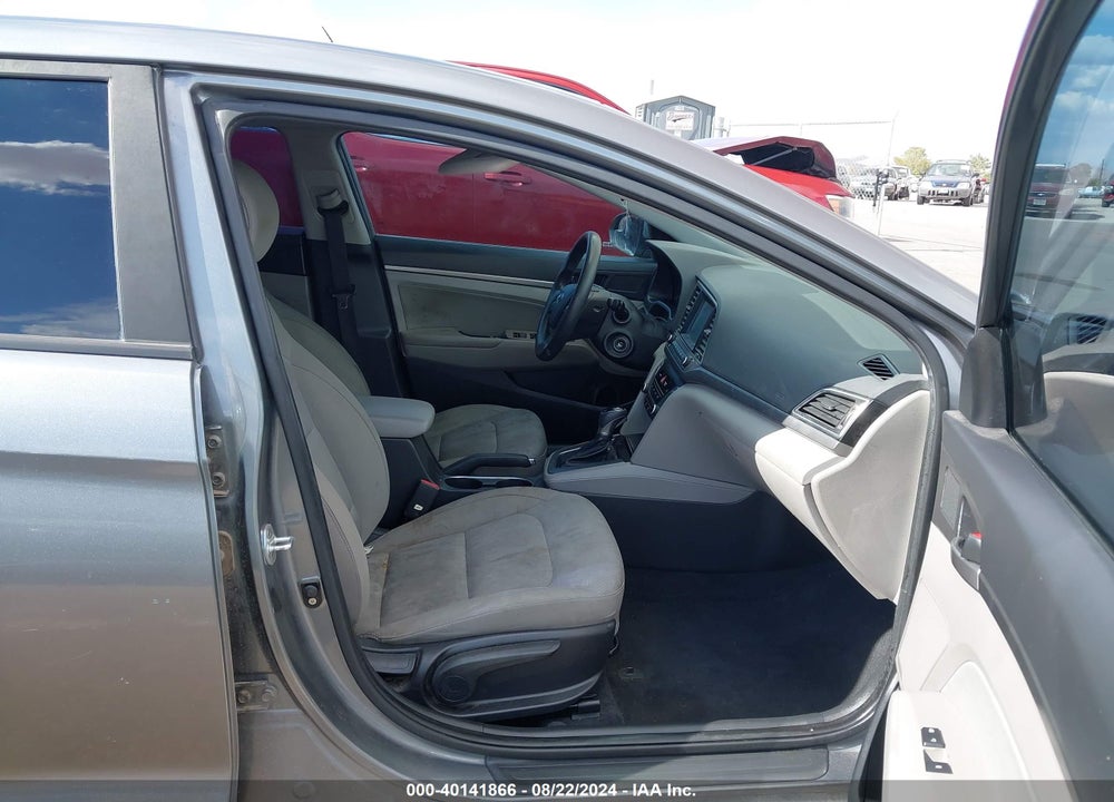 2017 HYUNDAI ELANTRA SE VIN: KMHD84LF8HU152352