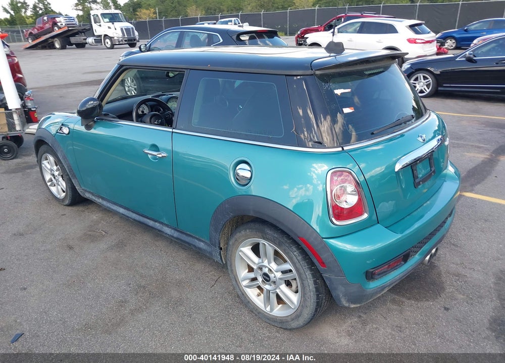2012 MINI COOPER S VIN: WMWSV3C57CTY17498