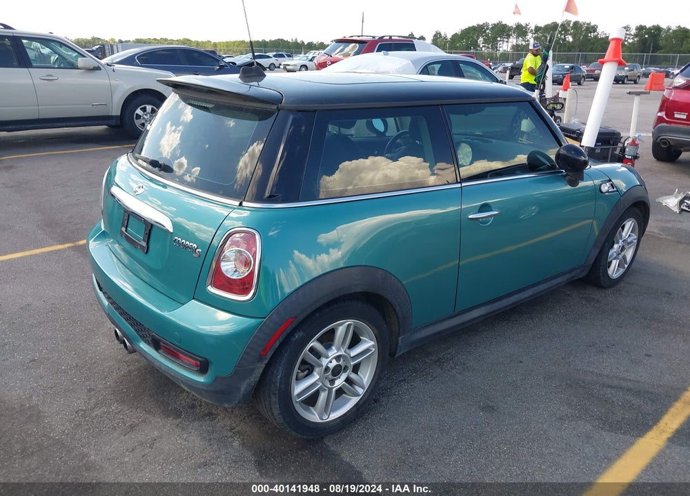 2012 MINI COOPER S VIN: WMWSV3C57CTY17498